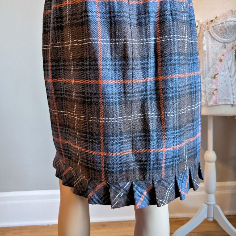 Cabi Mini Skirt Plaid Wool Blend Dark Academia Preppy Twee Corpcore Size 4 - Picture 8 of 9